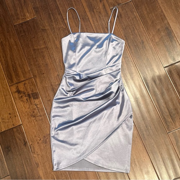 Windsor Elegant Silver Satin Ruched Mini Dress - Size Small - Picture 3 of 4
